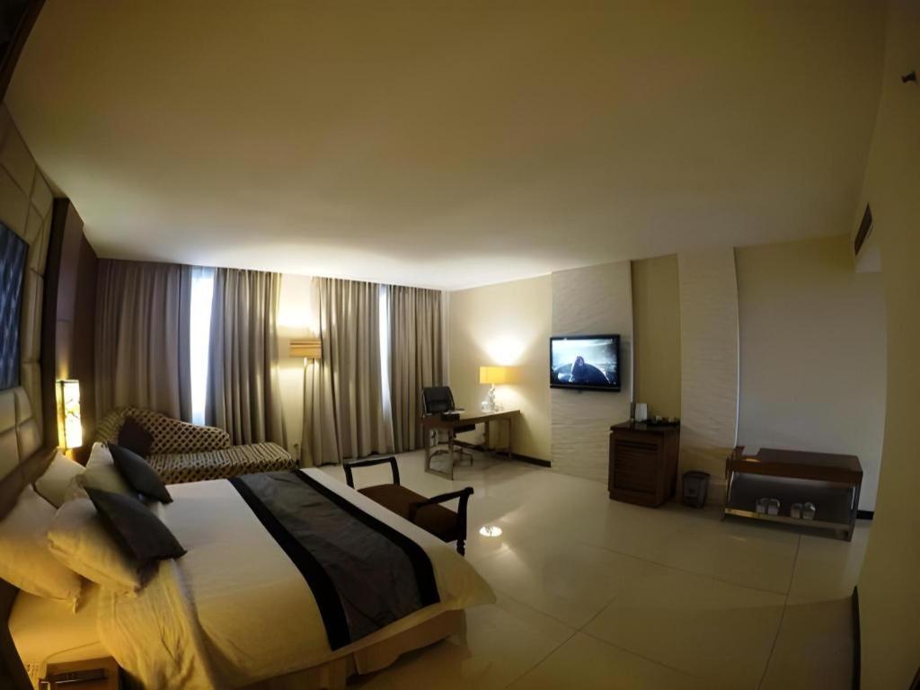 Kedaton Hotel Бандунг Экстерьер фото
