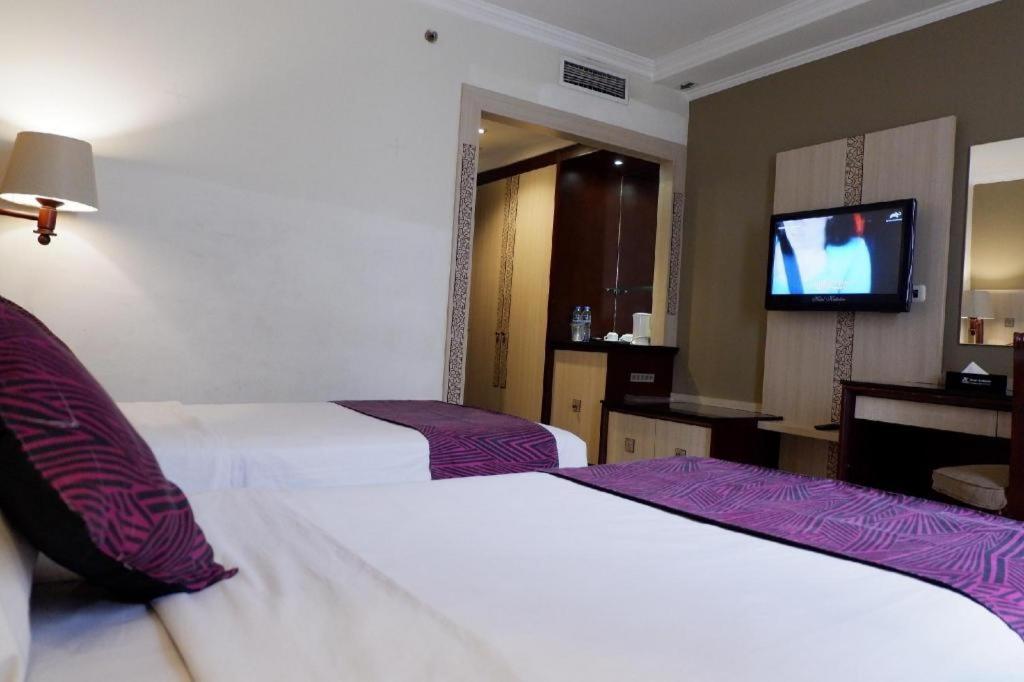 Kedaton Hotel Бандунг Экстерьер фото