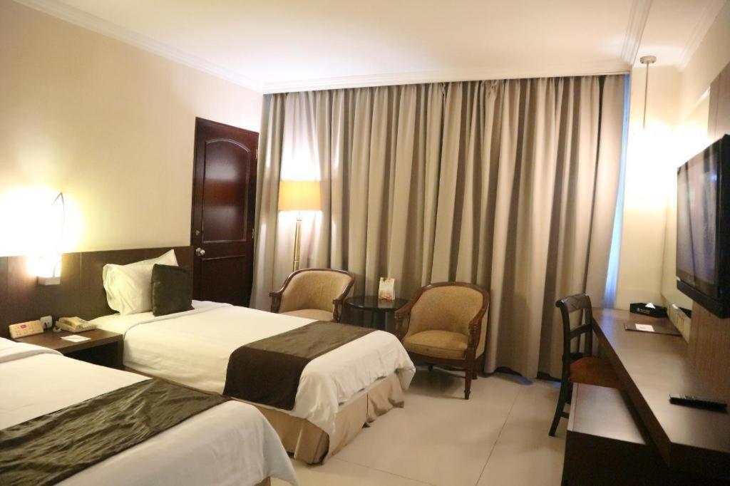 Kedaton Hotel Бандунг Экстерьер фото