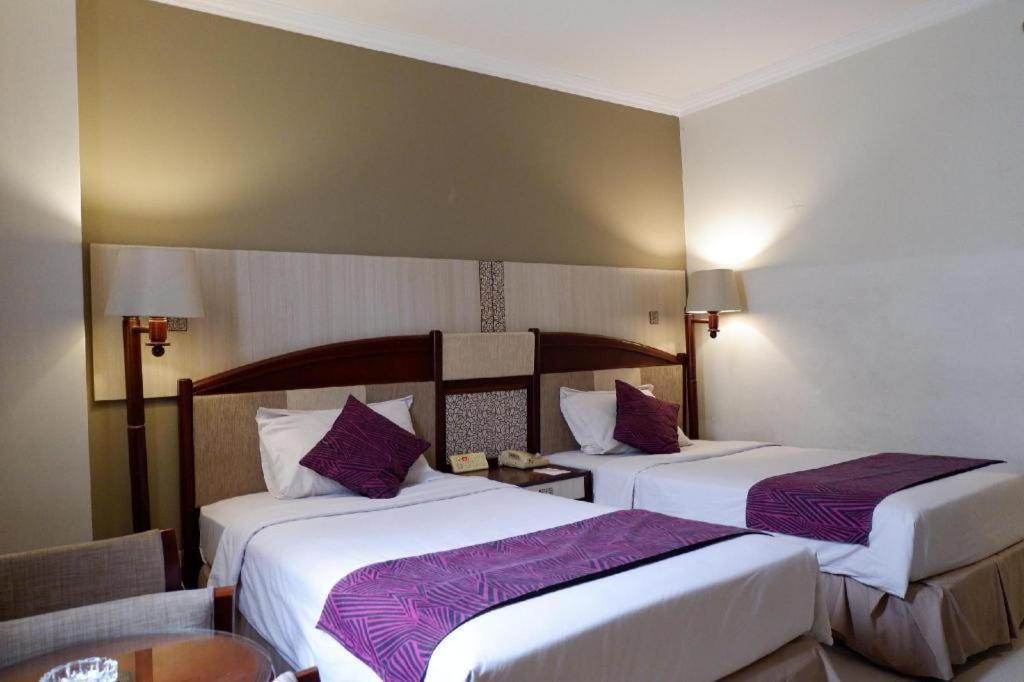Kedaton Hotel Бандунг Экстерьер фото