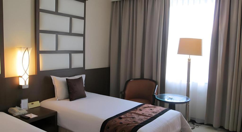 Kedaton Hotel Бандунг Экстерьер фото