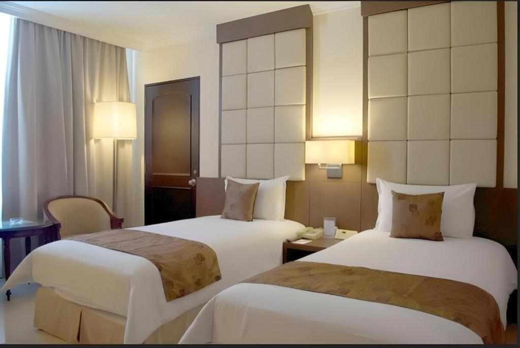 Kedaton Hotel Бандунг Экстерьер фото