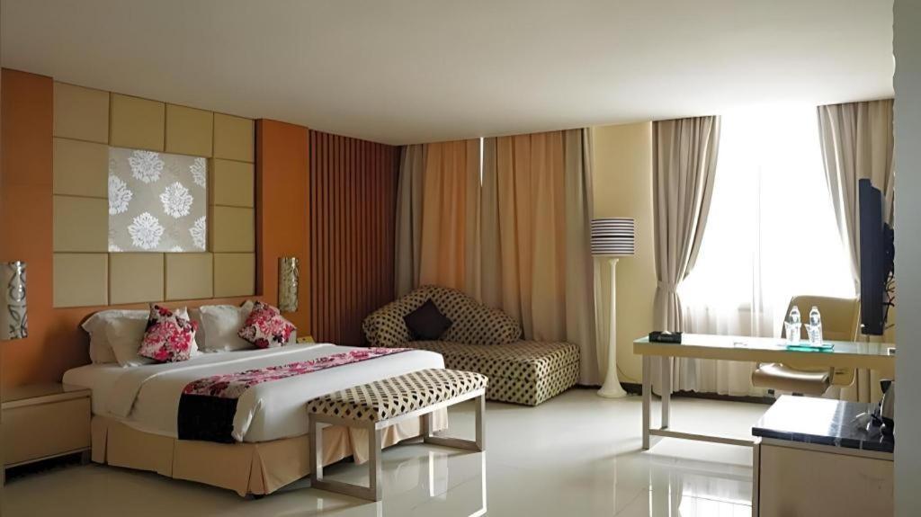 Kedaton Hotel Бандунг Экстерьер фото