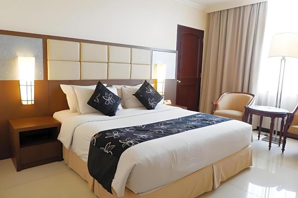 Kedaton Hotel Бандунг Экстерьер фото