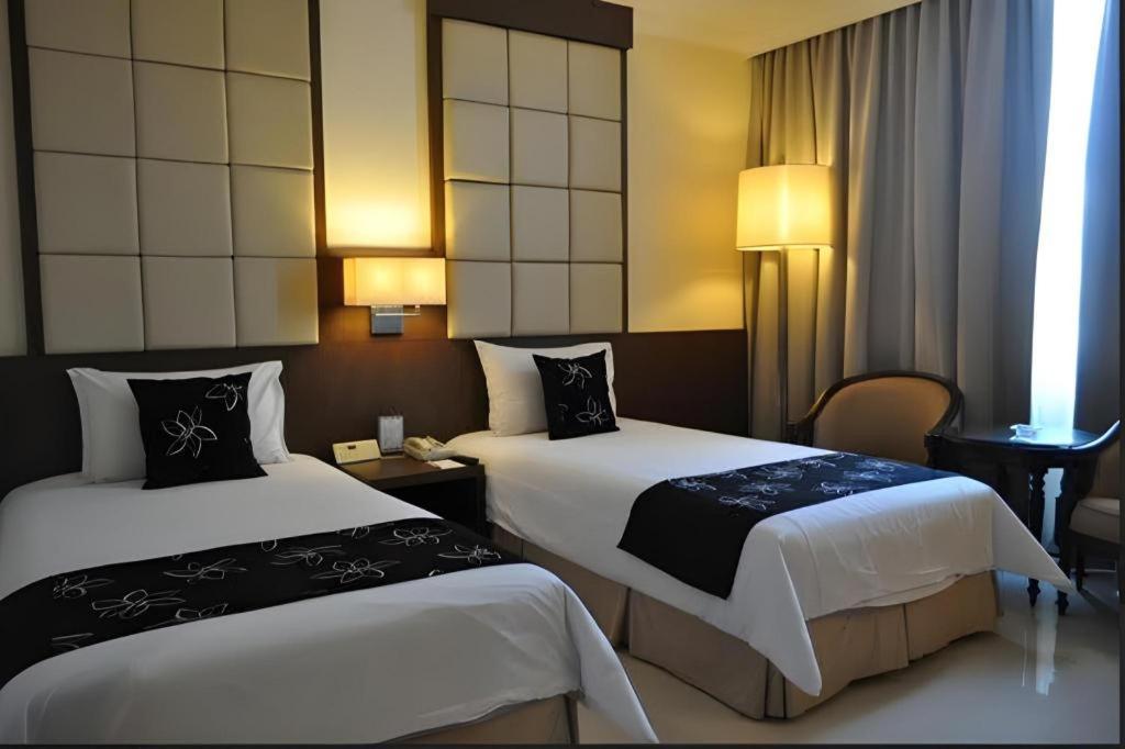 Kedaton Hotel Бандунг Экстерьер фото