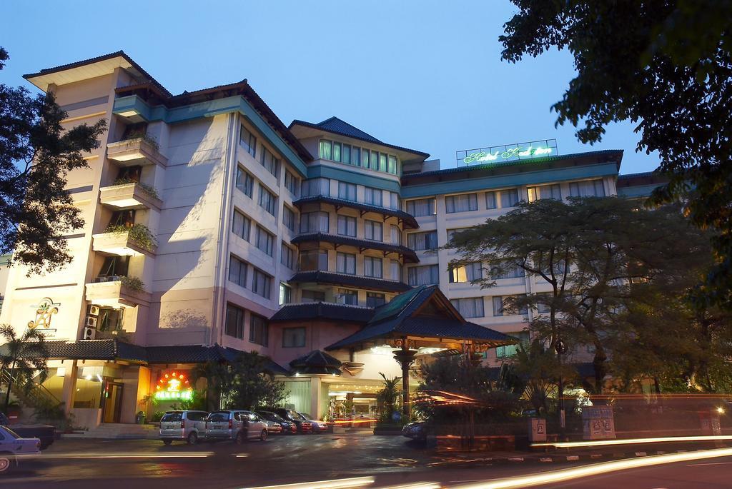 Kedaton Hotel Бандунг Экстерьер фото